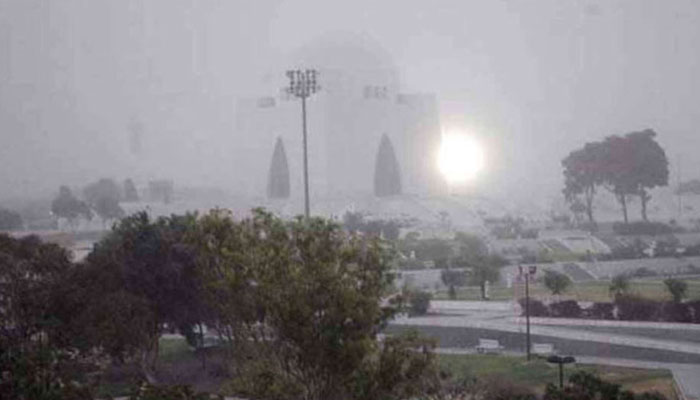 کراچی میں اتوار کو درجہ حرارت 10 ڈگری تک جانے کا امکان
