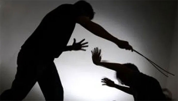 فیصل آباد: برتن ٹوٹنے پر مالکان کا ملازمہ بچی پر تشدد