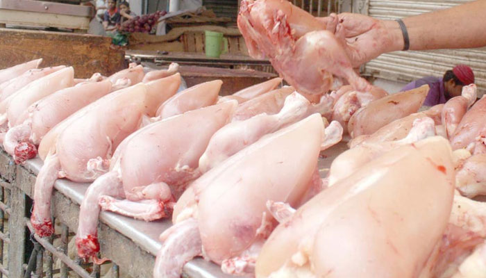 لاہور، مرغی کے گوشت کی قیمت نے تیسری سنچری کرلی
