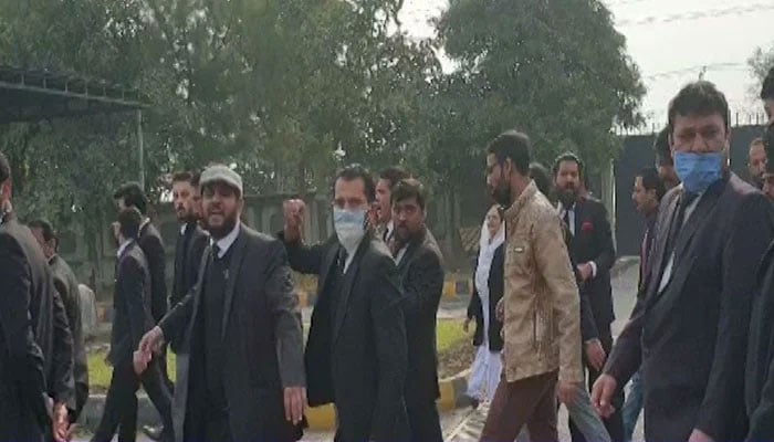 اسلام آباد ہائیکورٹ پر حملہ کرنے والے وکلاء کے خلاف مقدمہ درج