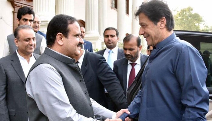 وزیرِاعظم عمران خان لاہور پہنچ گئے