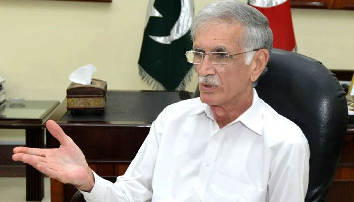 میڈیا پر ویڈیو دیکھ کر ہنسی بھی آتی ہے اور پریشان بھی ہوتا ہوں،پرویز خٹک