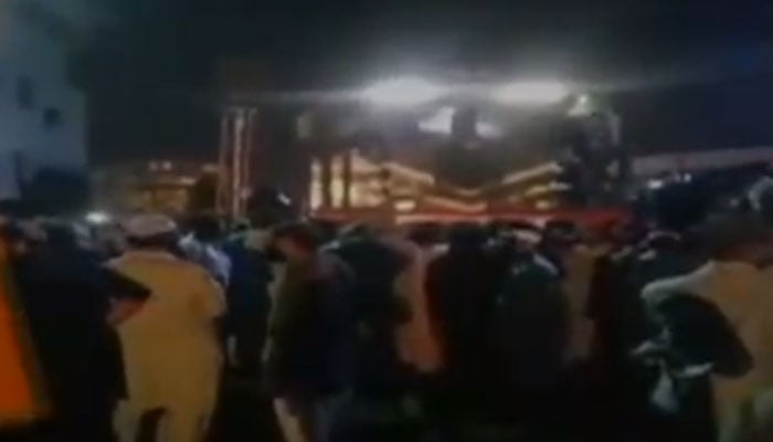 کراچی کینٹ اسٹیشن پر ڈبل بکنگ کے خلاف احتجاج