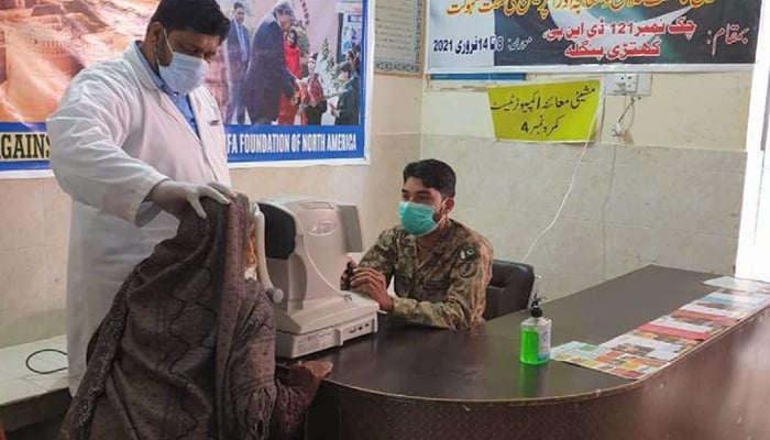  پاک آرمی کی جانب سے چولستان میں میڈیکل کیمپ کا انعقاد