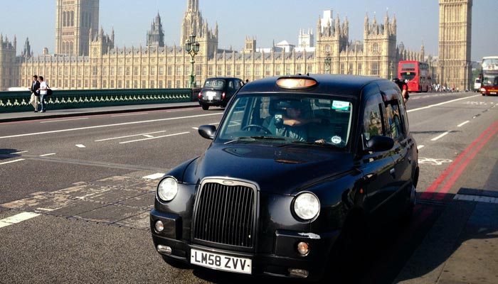 برطانوی سپریم کورٹ کا آن لائن ٹیکسی سروس کے ڈرائیوروں کے حق میں فیصلہ