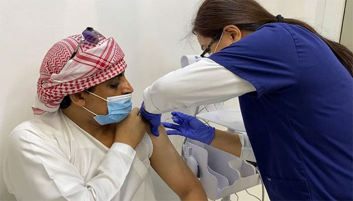 متحدہ عرب امارات میں آج ایک لاکھ 10ہزار افراد کو کورونا ویکسین لگائی گئی