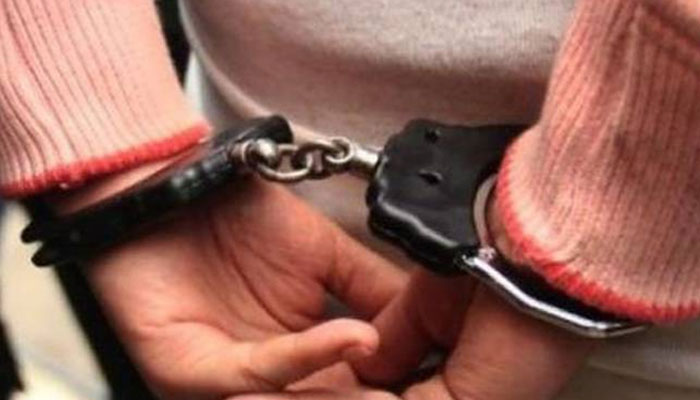 محکمہ ایکسائزکی وردی میں شہریوں سے لوٹ مار کرنےوالے ملزمان گرفتار 