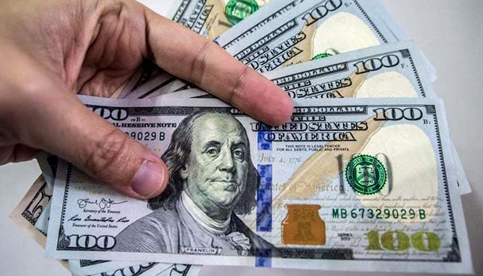 انٹربینک میں ڈالر کی قدر 157 روپے سے نیچے آگئی