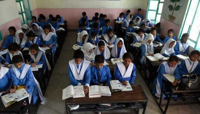خیبر پختون خوا کے 9 اضلاع میں اسکول بند، جیب ریلی کی مشروط اجازت