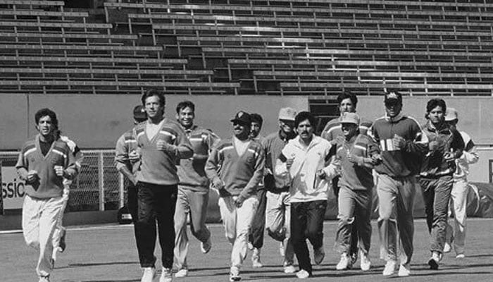 1992 ورلڈ کپ: رمیز راجہ کی عمران خان کیساتھ ٹریننگ کی تصویر مقبول