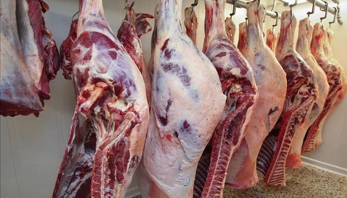کراچی: مرغی کے بعد گائے کے گوشت کی قیمت بھی بڑھ گئی