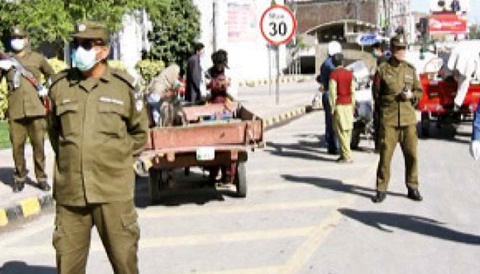 لاہور، ماسک نہ پہننے پر پہلی ایف آئی آر درج