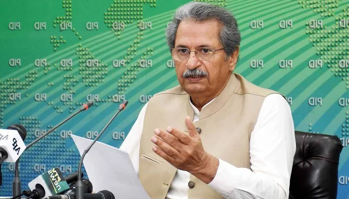 تعلیمی ادارے بند رکھنے یا کھولنے کا فیصلہ منگل کو کیا جائیگا،شفقت محمود