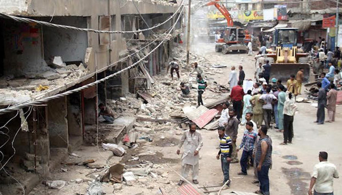 کراچی، نالے پر بنائے گئے پختہ تعمیرات کے خلاف کارروائی