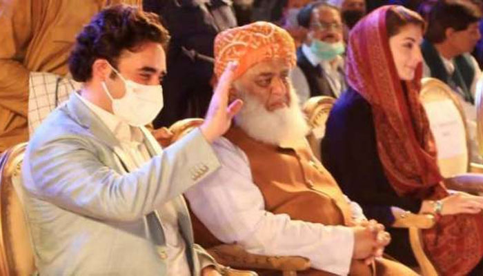 پیپلزپارٹی کا شوکاز نوٹس کا بھرپور جواب دینے کا فیصلہ