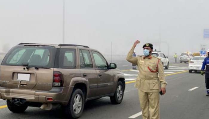 دبئی :دھند کے باعث 28 گاڑیاں آپس میں ٹکرا گئیں
