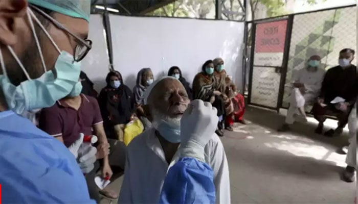 پاکستان: کورونا وائرس کیسز کی شرح 10.69 فیصد ہو گئی