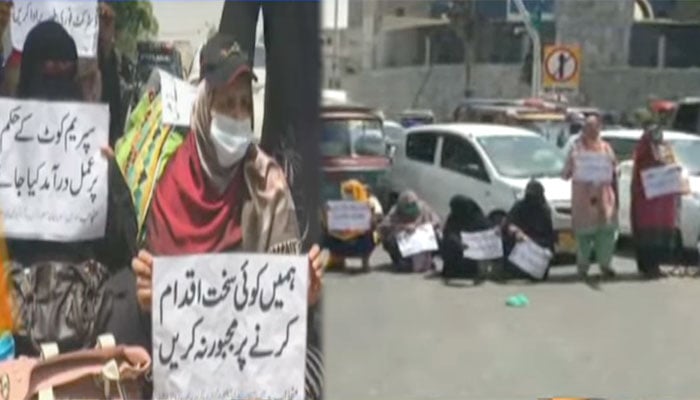 کراچی: لیڈی ہیلتھ ورکرز نے اہم شاہراہ پر دھرنا دیدیا