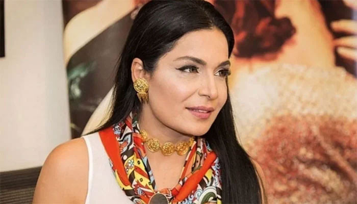 Meera discharged from US mental hospital after $50,000 bail by Captain Naveed