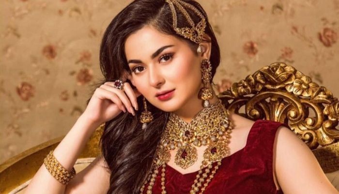 Hania Aamir calls out ex-follower who unfollowed her for 'crossing her limits'