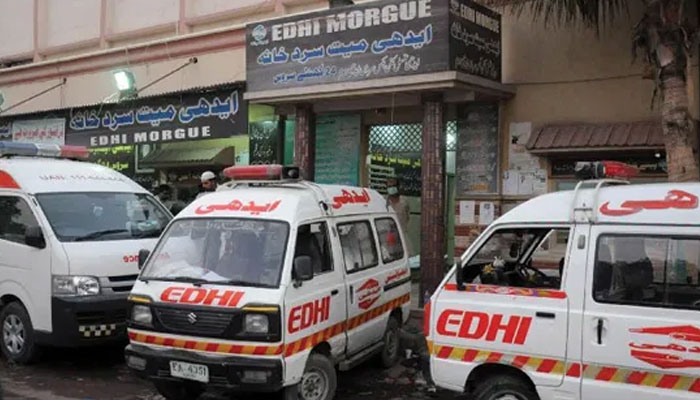 کراچی:موٹرسائیکل سوار 3 افراد کنوئیں میں گرگئے، 1 جاں بحق