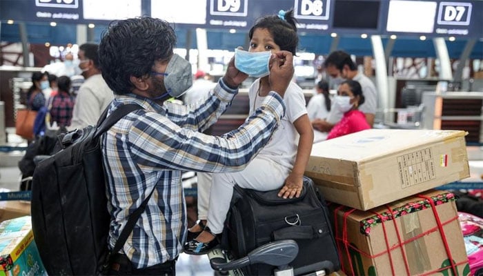 کورونا کا پھیلاؤ: عمان کی جانب سے بھارت، پاکستان اور بنگلہ دیش پر سفری پابندیاں عائد