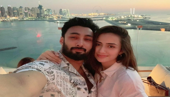 Umair Jaswal teases wife Sana Javed with a hilarious Instagram post