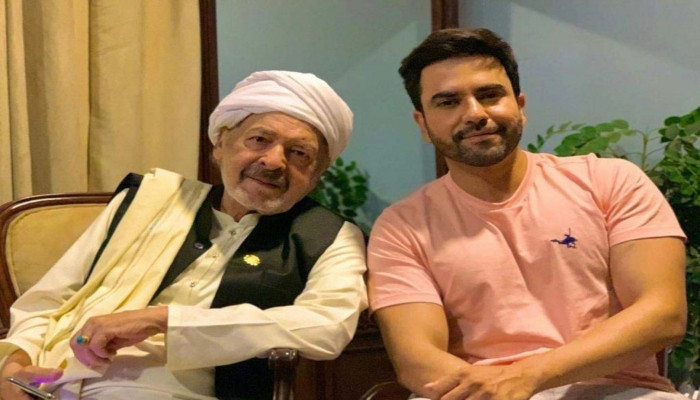 Junaid Khan pens heartfelt tribute for Qavi Khan, says he is a ‘born legend’