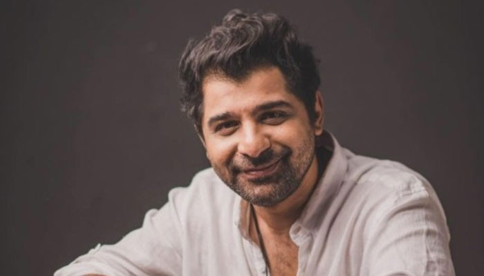 Shuja Haider releases soulful rendition of naat ‘Faslon Ko Takaluf’