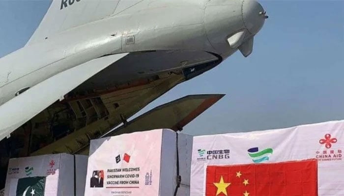 پاک فضائیہ کا طیارہ چین سے ویکسین لے کر آگیا