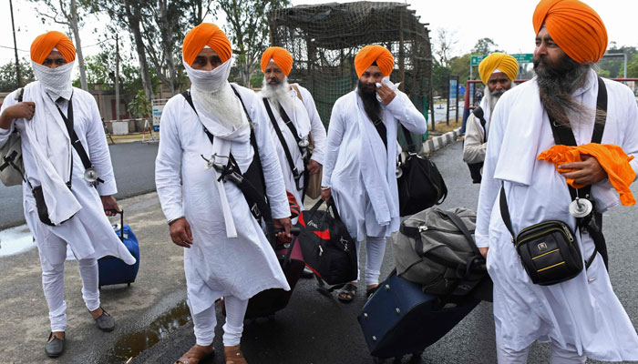 لاہور آنے والے سکھ یاتریوں کی بھارت واپسی