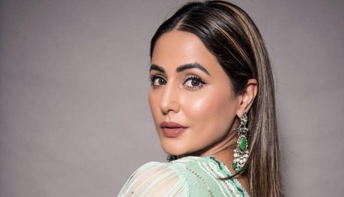 Hina Khan is taking some time away from social media after father’s demise