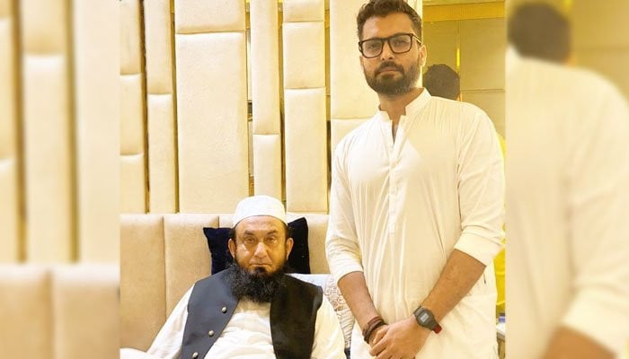 Asad Siddiqui pens thank you note for religious scholar Maulana Tariq Jamil