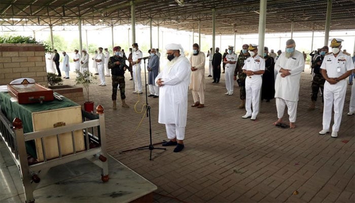 پاک بحریہ کے سابق سربراہ ایڈمرل کرامت رحمٰن نیازی اسلام آباد میں سپرد خاک