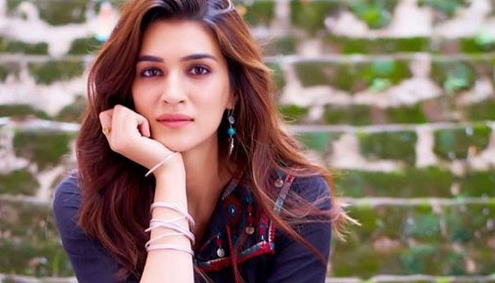Kriti Sanon feels 'alive' in front of the camera: 'I love what I do'