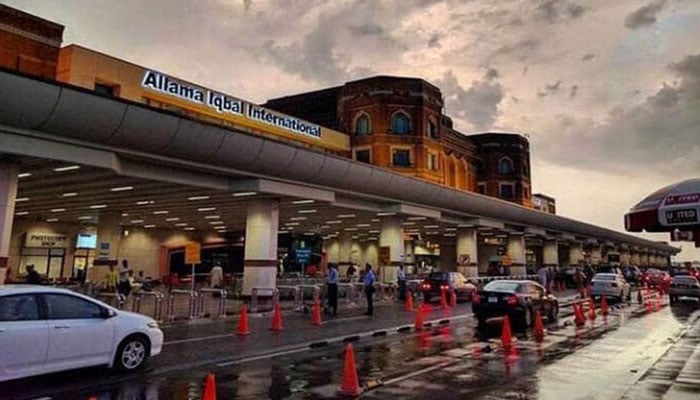 لاہور ایئرپورٹ پر مسافروں کی طبی جانچ کا عمل شروع