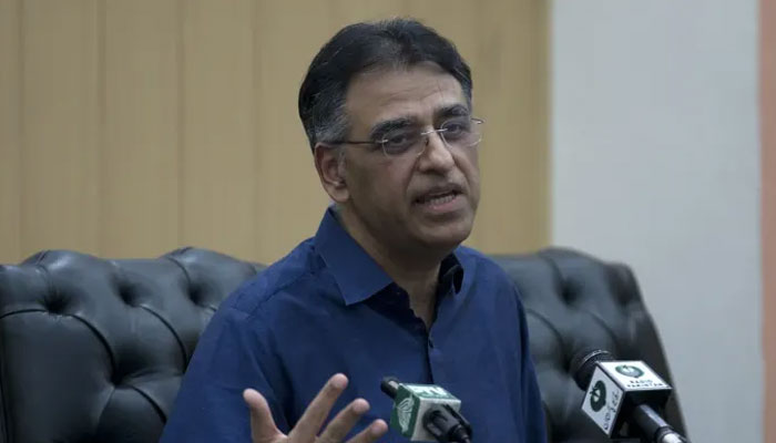 دو لاکھ سے زائد افراد کو کل ویکسین لگائی گئی، اسد عمر