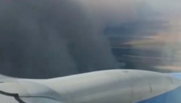  روس :طیارہ طوفان کی زد میں آگیا ،ویڈیو وائرل 