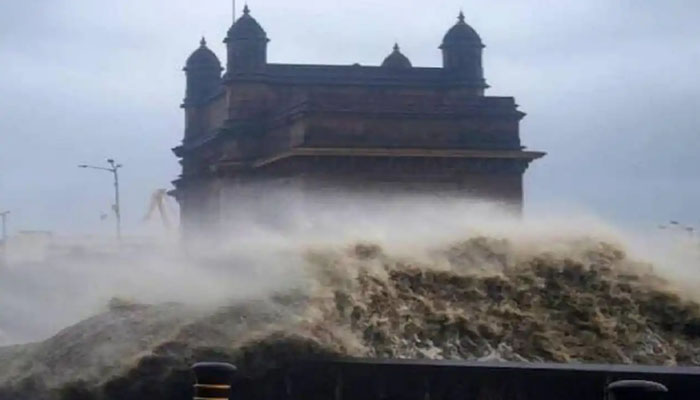 آئندہ 24 گھنٹوں میں ’یاس‘ شدید سمندری طوفان میں تبدیل ہوجائے گا: بھارتی محکمہ موسمیات 