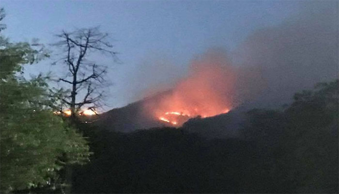 اسلام آباد: مارگلہ کی پہاڑیوں پر آگ بھڑک اٹھی