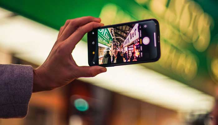 ابوظبی: حادثات کی تصویر یا ویڈیو بنانے پر ایک ہزار درہم جرمانہ ہوسکتا ہے