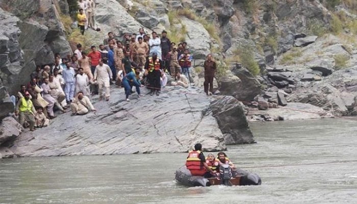 Mansehra: A car fell into the river, killing 7 members of a family