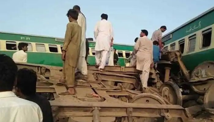 ٹرین حادثہ کیسے ہوا، ڈرائیور نے سب بتا دیا