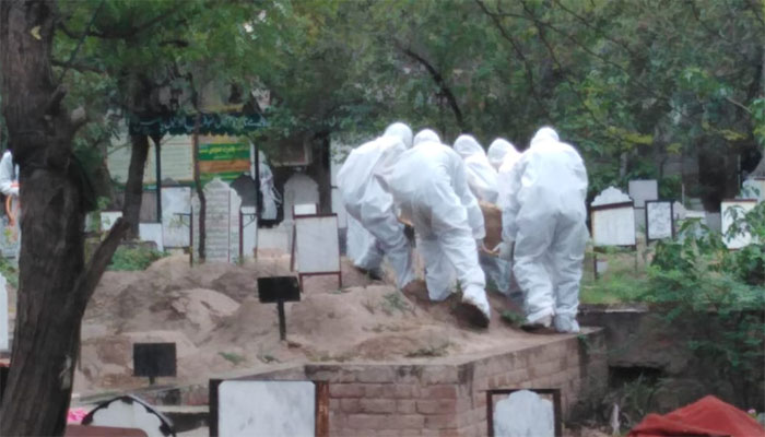 پاکستان: کورونا وائرس سے مزید 53 اموات، کل ہلاکتیں 21376