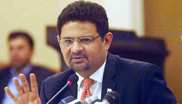 حکومت کو جھوٹ بولنا ہے تو مستقل مزاجی سے بولے: مفتاح اسماعیل
