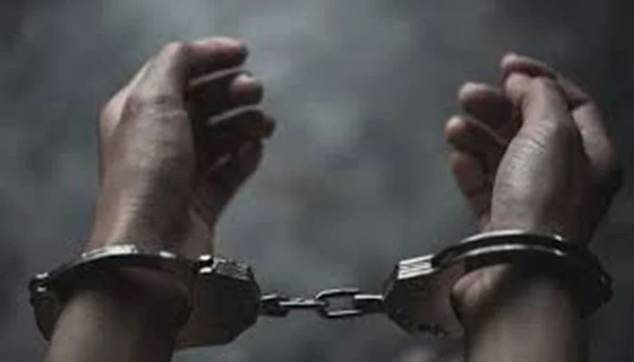 پشاور یونیورسٹی کیمپس، پولیس اہلکار سے 25 کلو منشیات برآمد، ملزم گرفتار