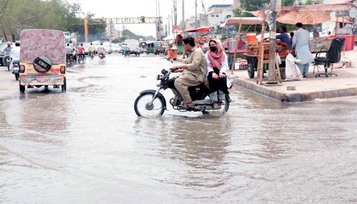کراچی میں پانی کی لائن کی 2 دن بعد مرمت مکمل
