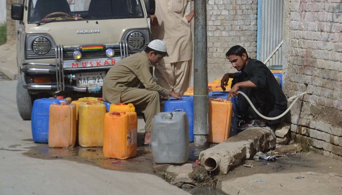 کوئٹہ: شدید گرم موسم میں پانی کا بحران 