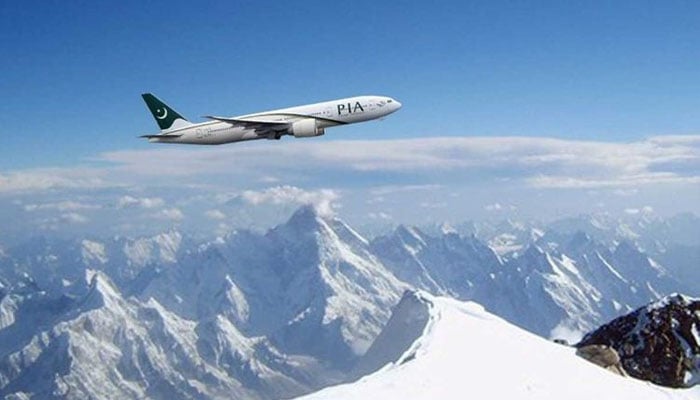پی آئی اے کی پہلی ایئر سفاری پرواز اسلام آباد سے روانہ