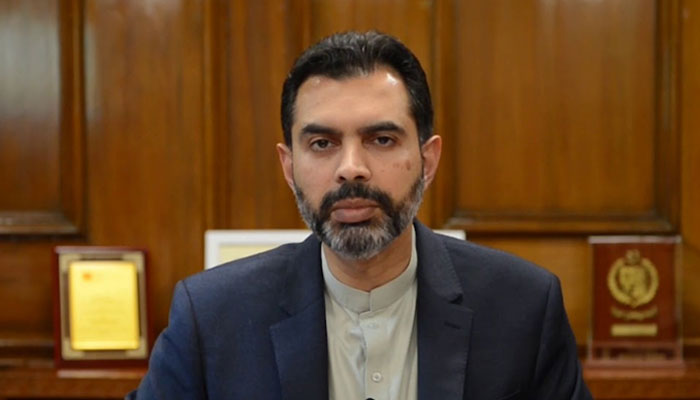 گورنر اسٹیٹ بینک کا زندگی ٹرسٹ کے تحت چلنے والے اسکول کا دورہ